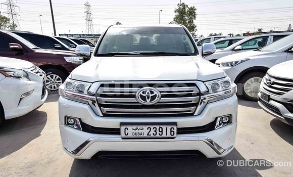 Acheter Import Voiture Toyota Land Cruiser Blanc à Import - Dubai, Conakry Acheter Import Voiture Toyota Land Cruiser Blanc à Import - Dubai, Conakry