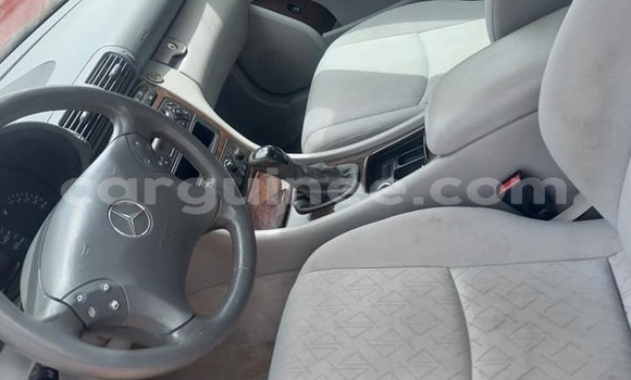 Acheter Occasion Voiture Mercedes-Benz C–Class Beige à Conakry, Conakry Acheter Occasion Voiture Mercedes-Benz C–Class Beige à Conakry, Conakry