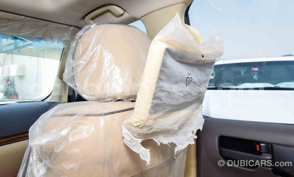 Acheter Import Voiture Toyota Land Cruiser Blanc à Import - Dubai, Conakry Acheter Import Voiture Toyota Land Cruiser Blanc à Import - Dubai, Conakry