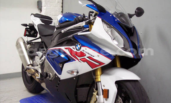 Acheter Occasion Moto BMW S 1000 Bleu à Matoto, Conakry Acheter Occasion Moto BMW S 1000 Bleu à Matoto, Conakry