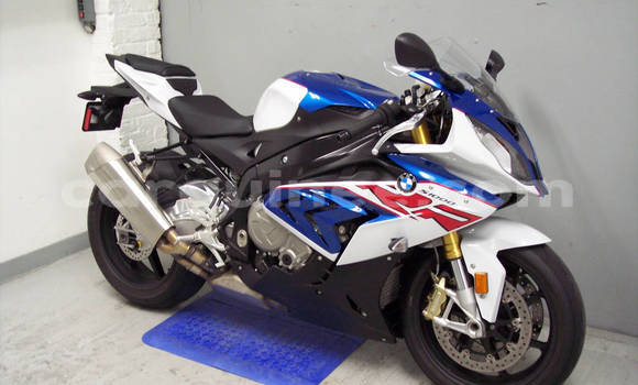 Acheter Occasion Moto BMW S 1000 Bleu à Matoto, Conakry Acheter Occasion Moto BMW S 1000 Bleu à Matoto, Conakry