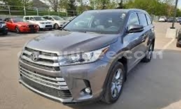 Acheter Import Voiture Toyota Highlander Vert à Conakry, Conakry
