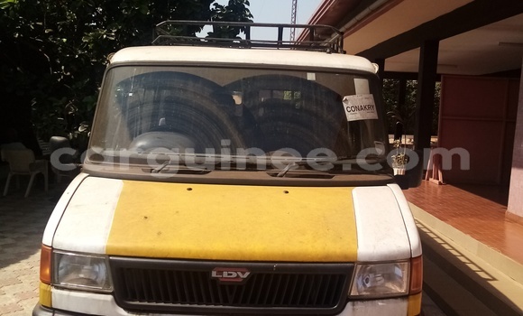 Buy Used DAF 46 White Car in Conakry in Conakry Buy Used DAF 46 White Car in Conakry in Conakry