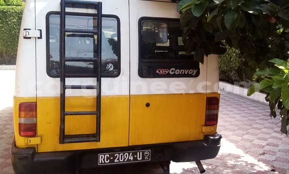 Buy Used DAF 46 White Car in Conakry in Conakry Buy Used DAF 46 White Car in Conakry in Conakry