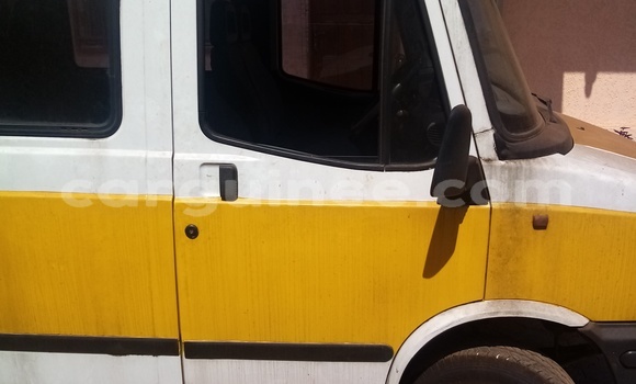 Buy Used DAF 46 White Car in Conakry in Conakry Buy Used DAF 46 White Car in Conakry in Conakry