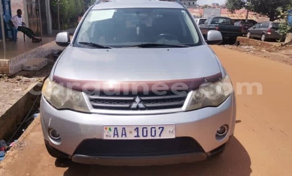 Buy Used Mitsubishi Outlander Silver Car in Conakry in Conakry Buy Used Mitsubishi Outlander Silver Car in Conakry in Conakry