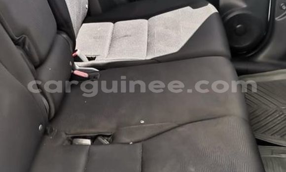 Buy Used Honda CR–V White Car in Conakry in Conakry Buy Used Honda CR–V White Car in Conakry in Conakry