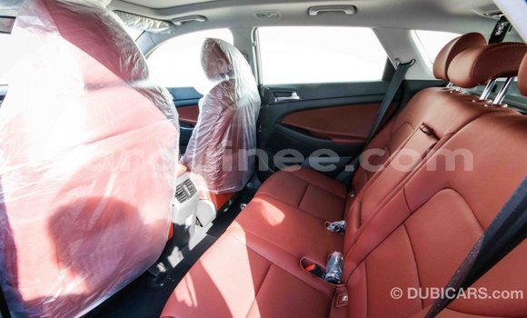 Buy Import Hyundai Tucson White Car in Import - Dubai in Conakry Buy Import Hyundai Tucson White Car in Import - Dubai in Conakry
