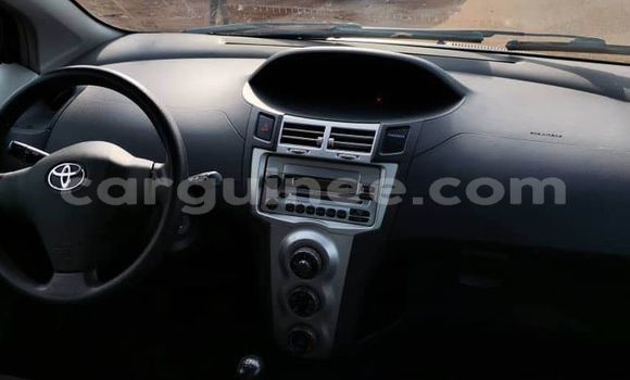 Buy Used Toyota Vitz Blue Car in Conakry in Conakry Buy Used Toyota Vitz Blue Car in Conakry in Conakry