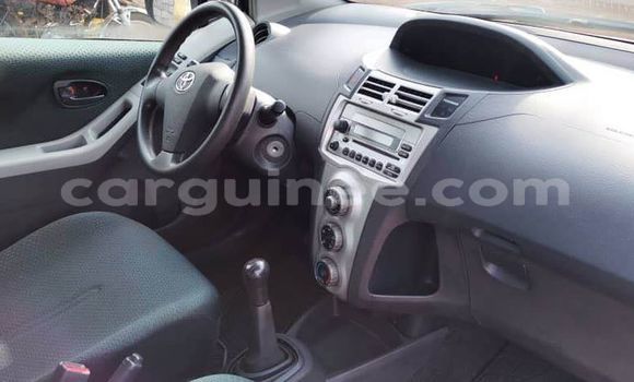 Buy Used Toyota Vitz Blue Car in Conakry in Conakry Buy Used Toyota Vitz Blue Car in Conakry in Conakry