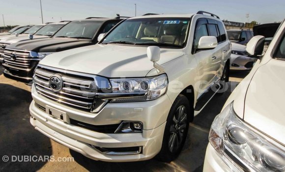 Buy Import Toyota Land Cruiser White Car in Import - Dubai in Conakry Buy Import Toyota Land Cruiser White Car in Import - Dubai in Conakry