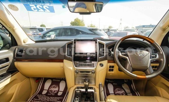 Buy Import Toyota Land Cruiser White Car in Import - Dubai in Conakry Buy Import Toyota Land Cruiser White Car in Import - Dubai in Conakry