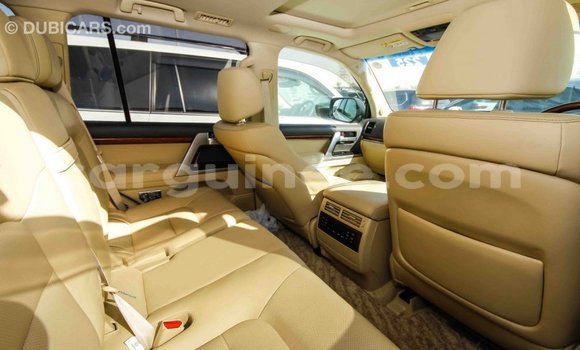 Buy Import Toyota Land Cruiser White Car in Import - Dubai in Conakry Buy Import Toyota Land Cruiser White Car in Import - Dubai in Conakry