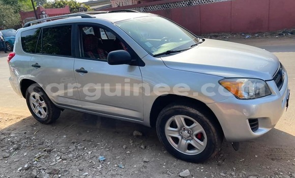 Acheter Occasion Voiture Toyota RAV4 Gris à Conakry, Conakry Acheter Occasion Voiture Toyota RAV4 Gris à Conakry, Conakry
