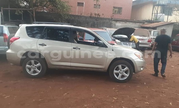 Buy Used Toyota RAV4 Beige Car in Conakry in Conakry Buy Used Toyota RAV4 Beige Car in Conakry in Conakry