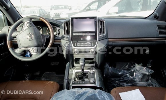 Buy Import Toyota Land Cruiser Black Car in Import - Dubai in Conakry Buy Import Toyota Land Cruiser Black Car in Import - Dubai in Conakry