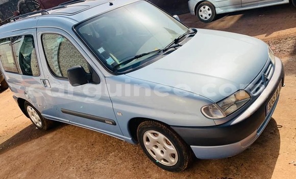 Acheter Occasion Voiture Citroen Berlingo Bleu à Conakry, Conakry Acheter Occasion Voiture Citroen Berlingo Bleu à Conakry, Conakry