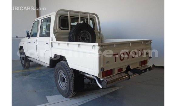 Buy Import Toyota Land Cruiser White Car in Import - Dubai in Conakry Buy Import Toyota Land Cruiser White Car in Import - Dubai in Conakry