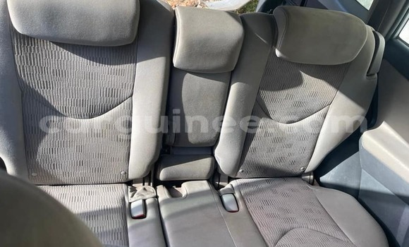 Buy Used Toyota RAV4 White Car in Conakry in Conakry Buy Used Toyota RAV4 White Car in Conakry in Conakry