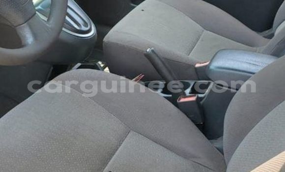 Buy Used Toyota Matrix Red Car in Conakry in Conakry Buy Used Toyota Matrix Red Car in Conakry in Conakry