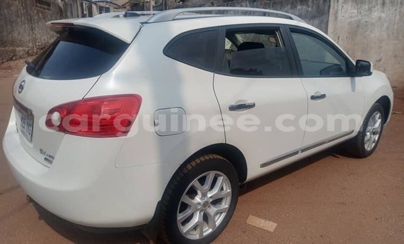 Buy Used Nissan Rogue White Car in Conakry in Conakry Buy Used Nissan Rogue White Car in Conakry in Conakry