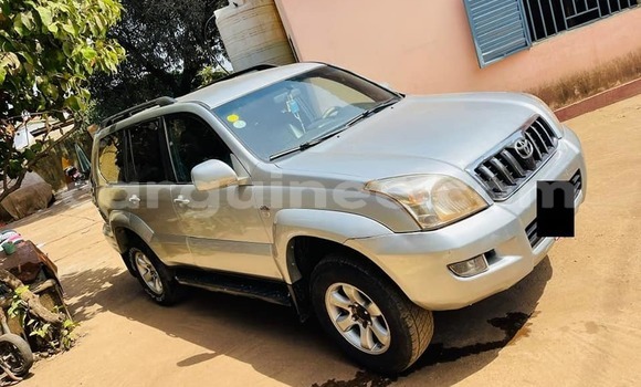 Buy Used Toyota Land Cruiser Prado Silver Car in Conakry in Conakry Buy Used Toyota Land Cruiser Prado Silver Car in Conakry in Conakry