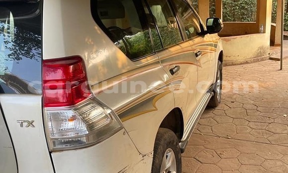 Buy Used Toyota Land Cruiser Prado White Car in Conakry in Conakry Buy Used Toyota Land Cruiser Prado White Car in Conakry in Conakry
