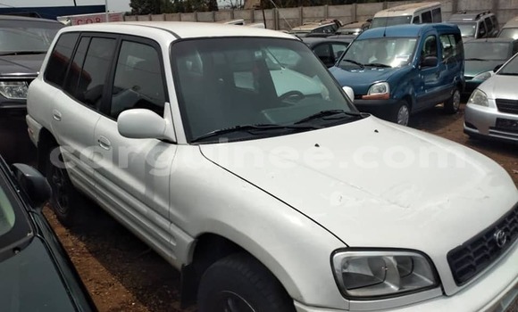 Buy Used Toyota RAV4 White Car in Conakry in Conakry Buy Used Toyota RAV4 White Car in Conakry in Conakry