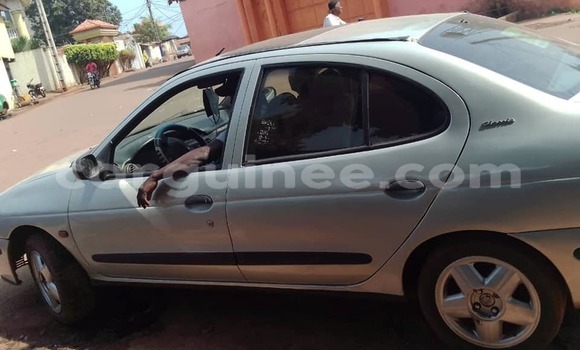 Buy Used Renault Megane Silver Car in Conakry in Conakry Buy Used Renault Megane Silver Car in Conakry in Conakry