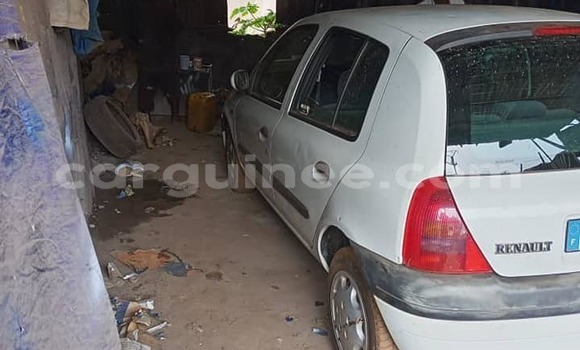 Buy Used Renault Clio White Car in Conakry in Conakry Buy Used Renault Clio White Car in Conakry in Conakry
