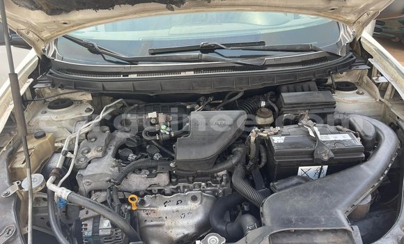 Buy Used Nissan Rogue White Car in Conakry in Conakry Buy Used Nissan Rogue White Car in Conakry in Conakry