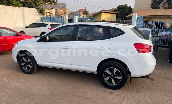 Buy Used Nissan Rogue White Car in Conakry in Conakry Buy Used Nissan Rogue White Car in Conakry in Conakry