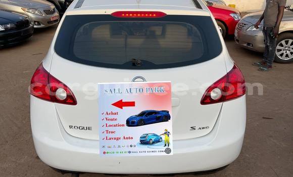 Buy Used Nissan Rogue White Car in Conakry in Conakry Buy Used Nissan Rogue White Car in Conakry in Conakry