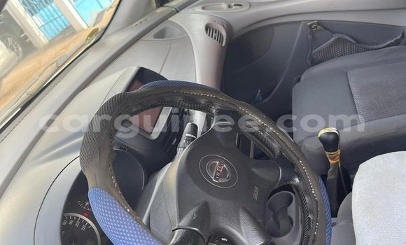 Buy Used Nissan Tino Silver Car in Conakry in Conakry Buy Used Nissan Tino Silver Car in Conakry in Conakry