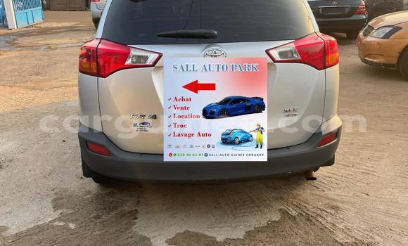 Acheter Occasion Voiture Toyota RAV4 Gris à Conakry, Conakry Acheter Occasion Voiture Toyota RAV4 Gris à Conakry, Conakry