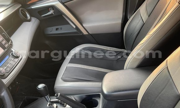 Acheter Occasion Voiture Toyota RAV4 Gris à Conakry, Conakry Acheter Occasion Voiture Toyota RAV4 Gris à Conakry, Conakry