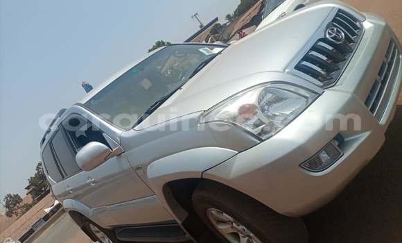 Acheter Occasion Voiture Toyota Land Cruiser Prado Gris à Conakry, Conakry Acheter Occasion Voiture Toyota Land Cruiser Prado Gris à Conakry, Conakry