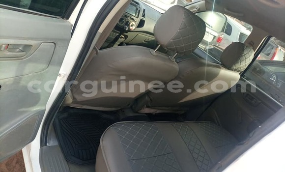 Buy Used Toyota Hilux White Car in Conakry in Conakry Buy Used Toyota Hilux White Car in Conakry in Conakry