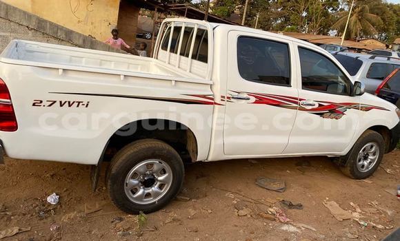 Buy Used Toyota Hilux White Car in Conakry in Conakry Buy Used Toyota Hilux White Car in Conakry in Conakry