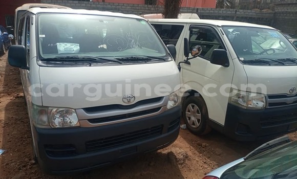 Buy Used Toyota Hiace White Car in Conakry in Conakry Buy Used Toyota Hiace White Car in Conakry in Conakry