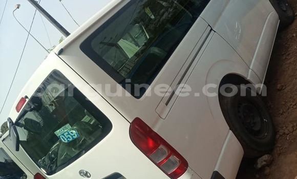 Buy Used Toyota Hiace White Car in Conakry in Conakry Buy Used Toyota Hiace White Car in Conakry in Conakry