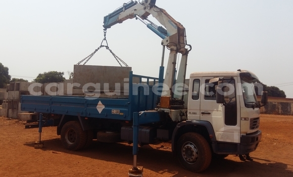 Acheter Occasion Utilitaire Volvo FL180 Bleu à Conakry, Conakry Acheter Occasion Utilitaire Volvo FL180 Bleu à Conakry, Conakry