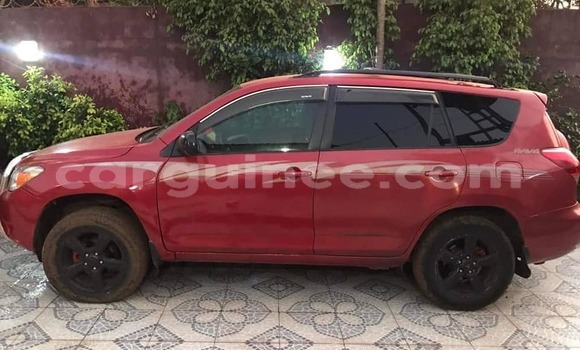 Acheter Occasion Voiture Toyota RAV4 Rouge à Conakry, Conakry Acheter Occasion Voiture Toyota RAV4 Rouge à Conakry, Conakry