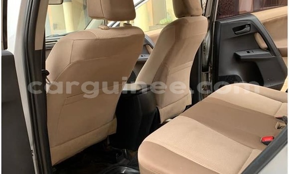 Acheter Occasion Voiture Toyota RAV4 Gris à Conakry, Conakry Acheter Occasion Voiture Toyota RAV4 Gris à Conakry, Conakry