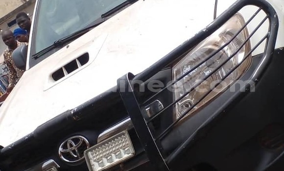 Acheter Occasion Voiture Toyota Hilux Blanc à Conakry, Conakry