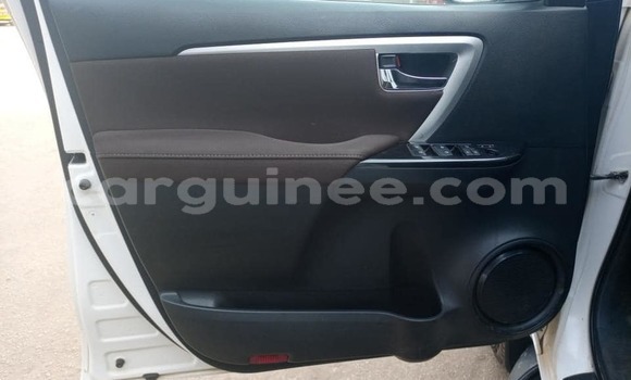 Acheter Occasion Voiture Toyota Fortuner Blanc à Conakry, Conakry Acheter Occasion Voiture Toyota Fortuner Blanc à Conakry, Conakry