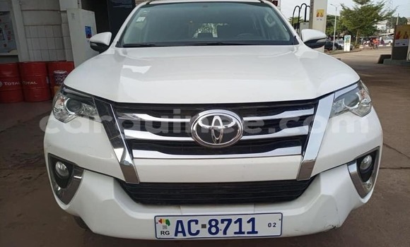 Acheter Occasion Voiture Toyota Fortuner Blanc à Conakry, Conakry Acheter Occasion Voiture Toyota Fortuner Blanc à Conakry, Conakry