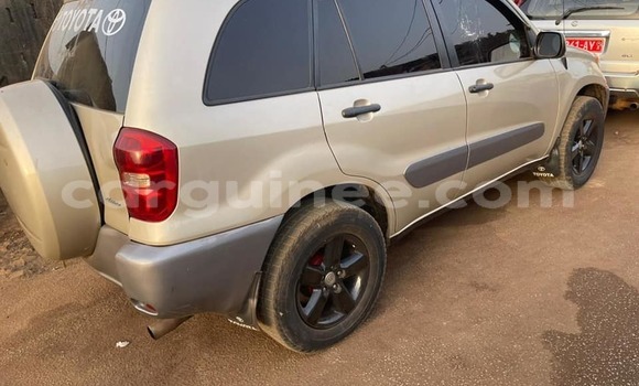 Acheter Occasion Voiture Toyota RAV4 Marron à Conakry, Conakry Acheter Occasion Voiture Toyota RAV4 Marron à Conakry, Conakry