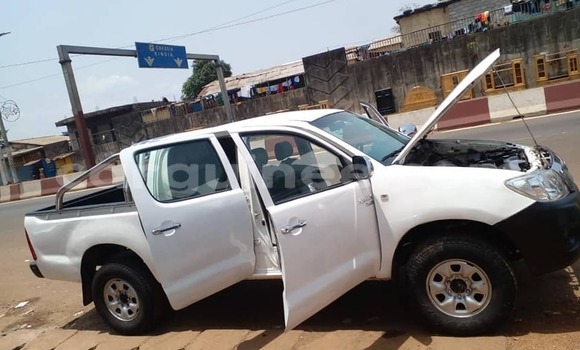 Acheter Occasion Voiture Toyota Hilux Blanc à Conakry, Conakry Acheter Occasion Voiture Toyota Hilux Blanc à Conakry, Conakry