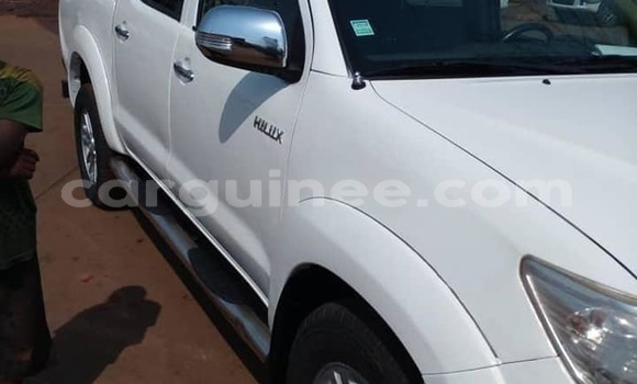 Acheter Occasion Voiture Toyota Hilux Blanc à Conakry, Conakry Acheter Occasion Voiture Toyota Hilux Blanc à Conakry, Conakry